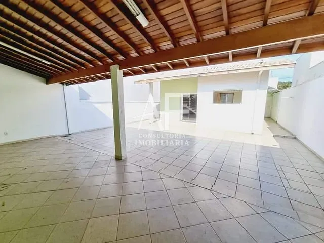 Sobrado com 250m² 3 quartos e 3 banheiros, à venda, no bairro Porto Seguro em Tremembé