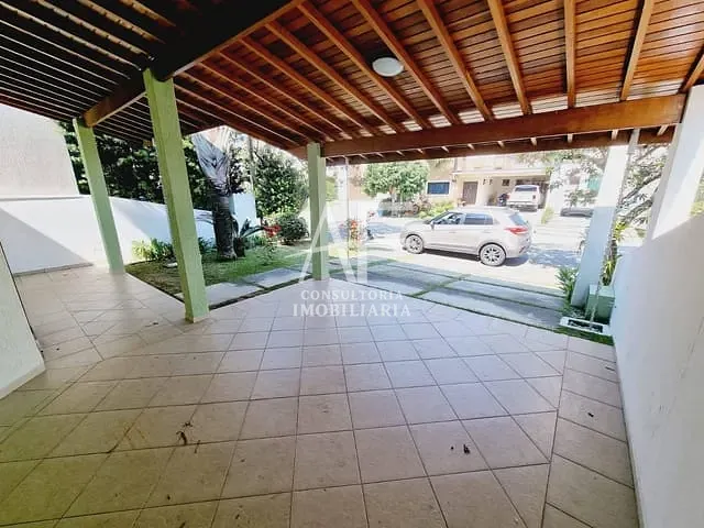 Sobrado com 250m² 3 quartos e 3 banheiros, à venda, no bairro Porto Seguro em Tremembé
