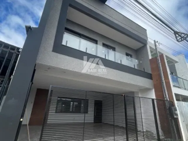 Sobrado 3 quartos e 3 banheiros, à venda, no bairro Alto da XV em Guarapuava