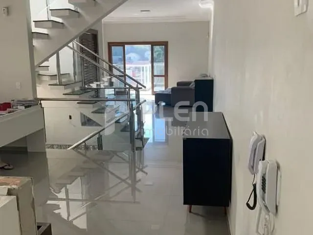 Sobrado 3 quartos e 5 banheiros, à venda, no bairro Vila Irmãos Arnoni em São Paulo