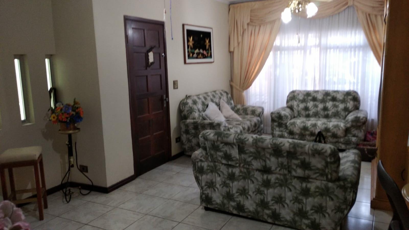 Sobrado à venda 4 Quartos, 1 Suite, 2 Vagas, 242M², Olímpico, São Caetano do Sul - SP