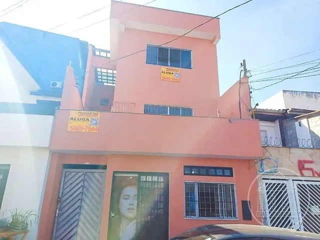 Sobrado com 250m², para alugar, no bairro Cidade Dutra em São Paulo