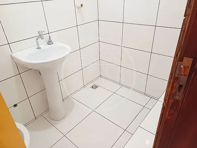 Sobrado com 250m², para alugar, no bairro Cidade Dutra em São Paulo
