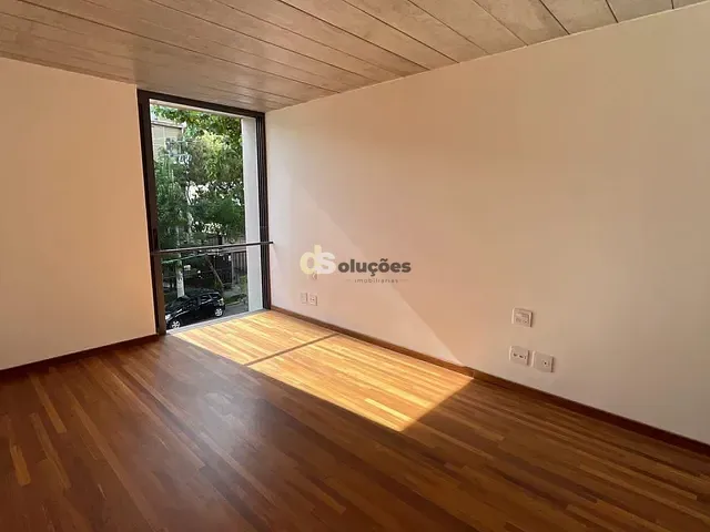 Sobrado 3 quartos e 5 banheiros, à venda, no bairro Vila Madalena em São Paulo