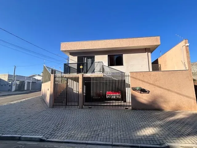 Sobrado 3 quartos e 2 banheiros, à venda, no bairro Boqueirão em Guarapuava