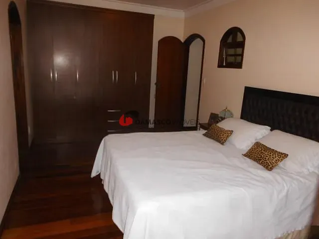 Sobrado com 180m² 3 quartos e 1 banheiro, à venda, no bairro Olímpico em São Caetano do Sul