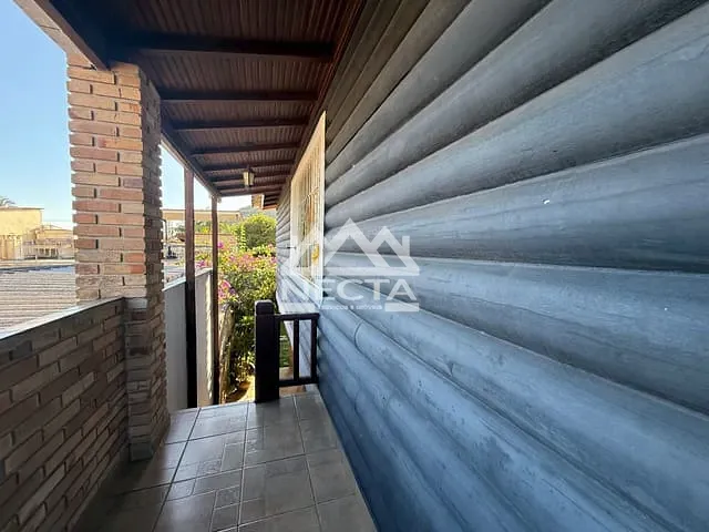 Sobrado com 300m² 3 quartos e 2 banheiros, à venda, no bairro Vila Atlântica em Caraguatatuba