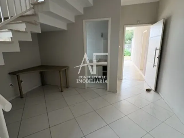 Sobrado com 450m² 6 quartos e 5 banheiros, à venda ou para alugar, no bairro Vila das Jabuticabeiras em Taubaté