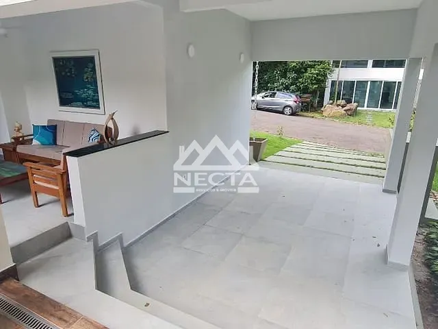 Sobrado com 360m² 3 quartos e 4 banheiros, à venda, no bairro Park Imperial em Caraguatatuba