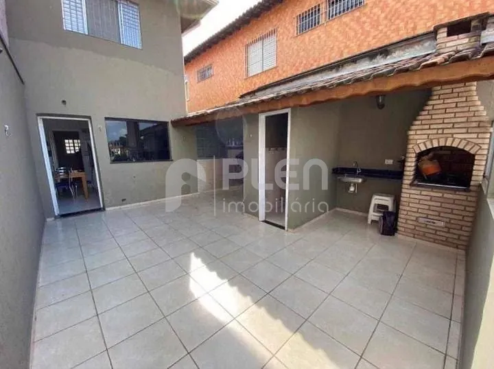 Casa de 5 quartos à venda em Vila Irmãos Arnoni, São Paulo