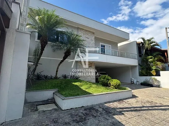 Sobrado com 300m² 3 quartos e 4 banheiros, à venda, no bairro Jardim Hípica Pinheiro em Taubaté