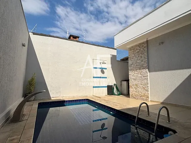 Sobrado com 300m² 3 quartos e 4 banheiros, à venda, no bairro Jardim Hípica Pinheiro em Taubaté