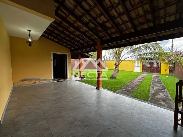 Sobrado com 380m² 3 quartos e 3 banheiros, à venda, no bairro Pontal de Santa Marina em Caraguatatuba