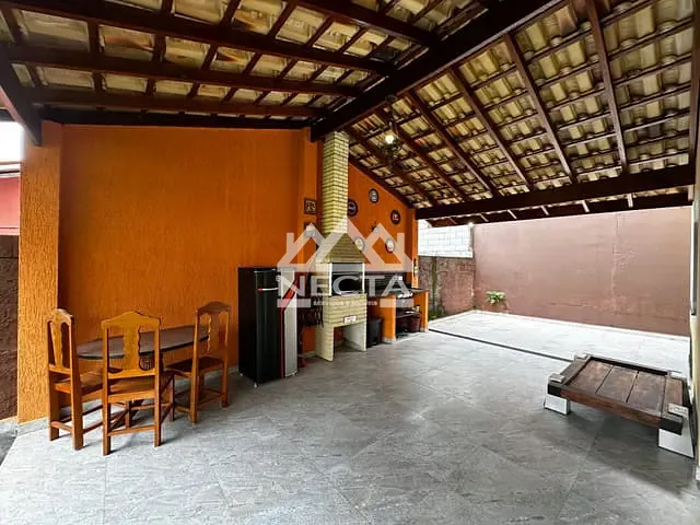 Sobrado com 380m² 3 quartos e 3 banheiros, à venda, no bairro Pontal de Santa Marina em Caraguatatuba