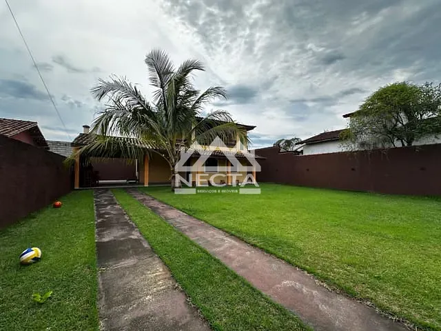 Sobrado com 380m² 3 quartos e 3 banheiros, à venda, no bairro Pontal de Santa Marina em Caraguatatuba