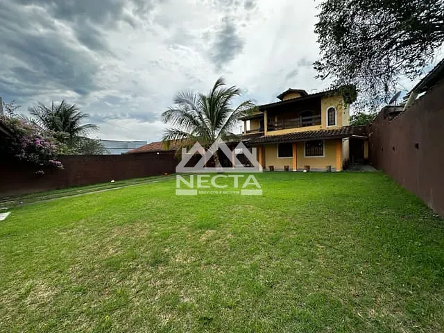 Sobrado com 380m² 3 quartos e 3 banheiros, à venda, no bairro Pontal de Santa Marina em Caraguatatuba