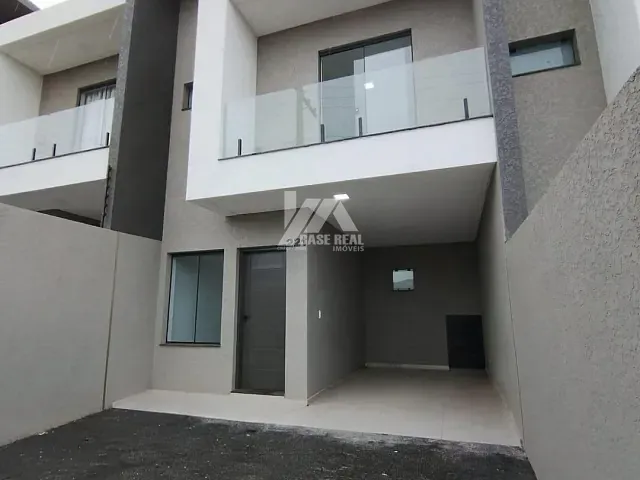 Sobrado com 154m² 3 quartos e 2 banheiros, à venda, no bairro Uvaranas em Ponta Grossa