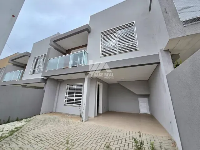 Sobrado com 120m² 3 quartos e 3 banheiros, à venda, no bairro Orfãs em Ponta Grossa