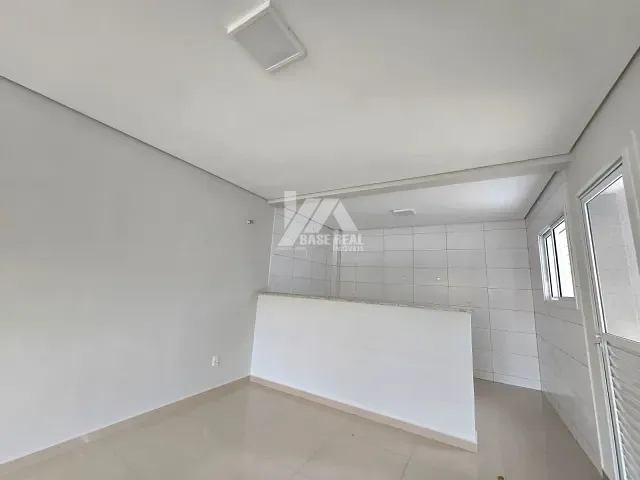 Sobrado com 120m² 3 quartos e 3 banheiros, à venda, no bairro Orfãs em Ponta Grossa