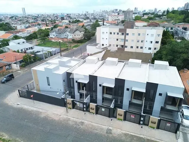 Sobrado 3 quartos e 4 banheiros, à venda, no bairro Jardim Carvalho em Ponta Grossa