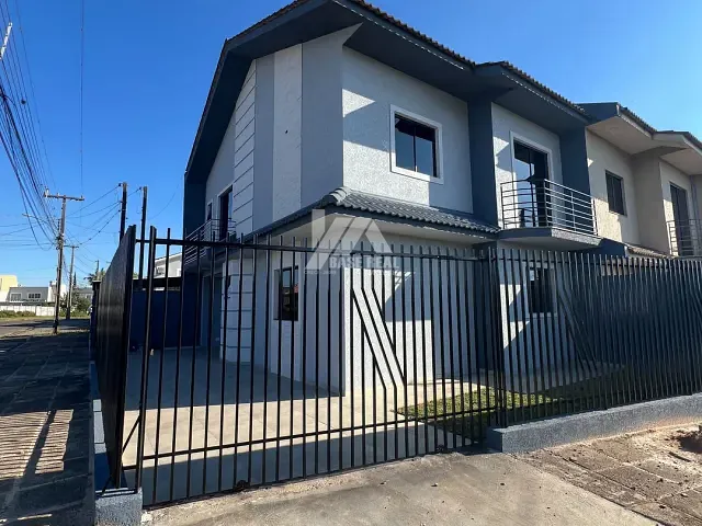 Sobrado com 106m² 3 quartos e 3 banheiros, à venda, no bairro Oficinas em Ponta Grossa