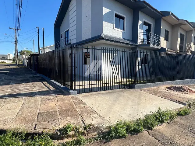 Sobrado com 106m² 3 quartos e 3 banheiros, à venda, no bairro Oficinas em Ponta Grossa