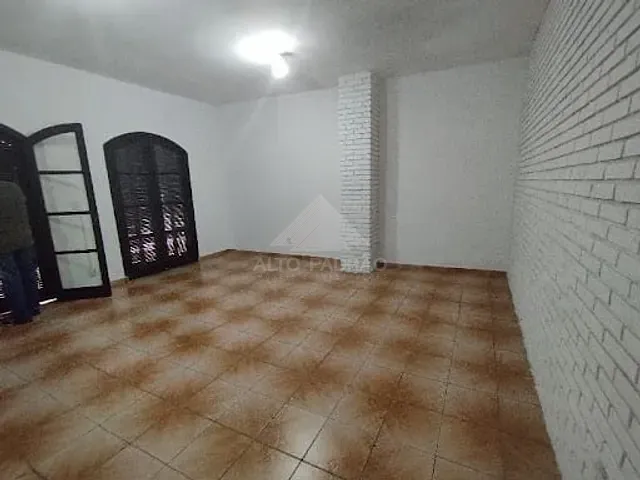 Sobrado com 440m² 7 quartos e 2 banheiros, à venda, no bairro Vila Guarani em Mauá