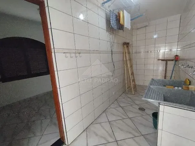 Sobrado com 440m² 7 quartos e 2 banheiros, à venda, no bairro Vila Guarani em Mauá
