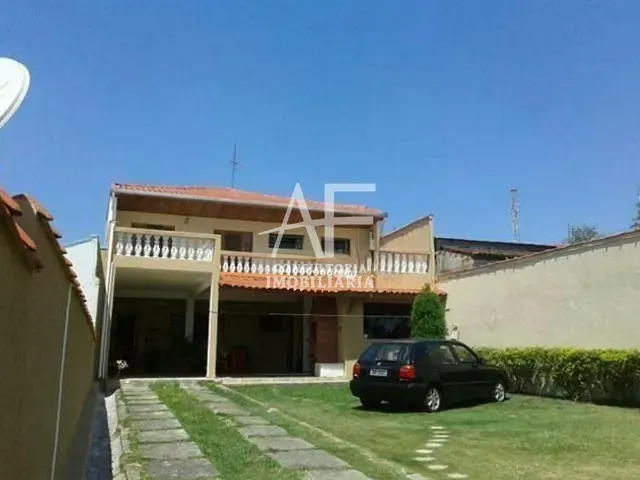Sobrado com 250m² 3 quartos e 2 banheiros, à venda, no bairro Alto São Pedro em Taubaté