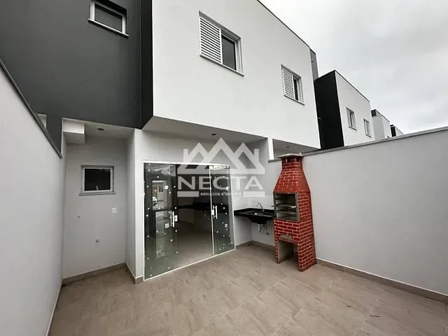 Casa com 154m² 2 quartos e 2 banheiros, à venda, no bairro Rio do Ouro em Caraguatatuba