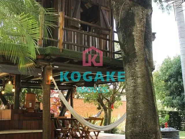 Sobrado com 903m² 5 quartos e 4 banheiros, à venda ou para alugar, no bairro Condomínio Village Taubaté em Taubaté