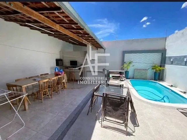 Sobrado com 200m² 3 quartos e 3 banheiros, à venda, no bairro Esplanada Santa Helena em Taubaté