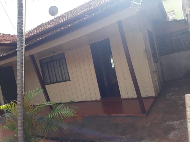 Sobrado com 450m² 6 quartos e 4 banheiros, à venda, no bairro Vila Ziober em Londrina