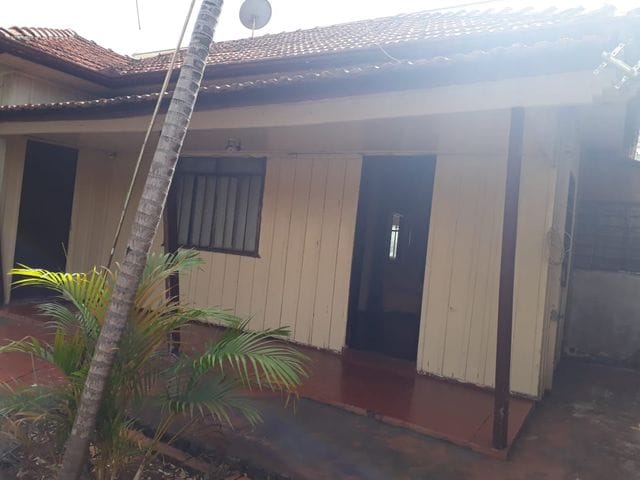 Sobrado com 450m² 6 quartos e 4 banheiros, à venda, no bairro Vila Ziober em Londrina