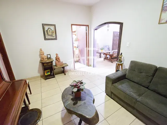 Sobrado com 420m² 4 quartos e 3 banheiros, à venda, no bairro Vila São José em Taubaté