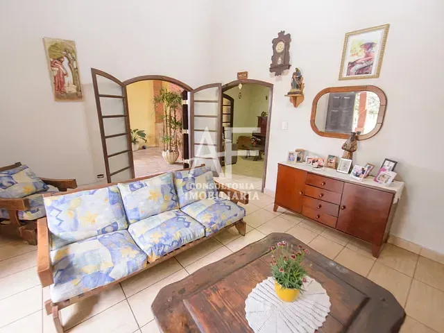 Sobrado com 420m² 4 quartos e 3 banheiros, à venda, no bairro Vila São José em Taubaté