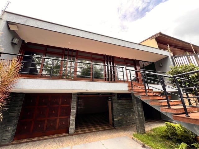 Sobrado com 300m² 3 quartos e 5 banheiros, à venda, no bairro Vila Lúcia em São Paulo