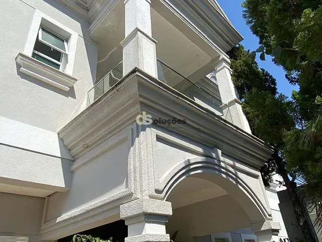 Sobrado 4 quartos e 6 banheiros, à venda, no bairro Horto Florestal em São Paulo