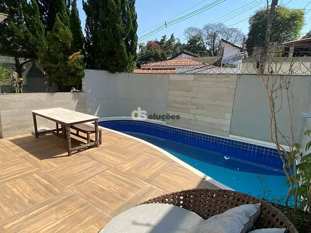 Sobrado 4 quartos e 6 banheiros, à venda ou para alugar, no bairro Horto Florestal em São Paulo