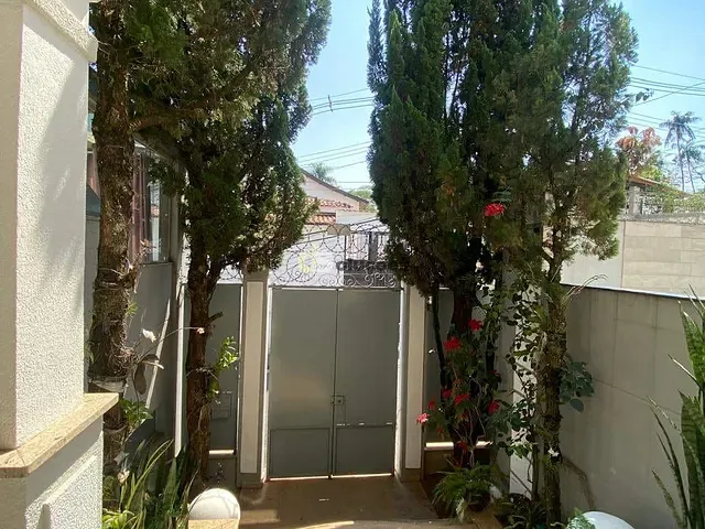 Sobrado 4 quartos e 6 banheiros, à venda ou para alugar, no bairro Horto Florestal em São Paulo