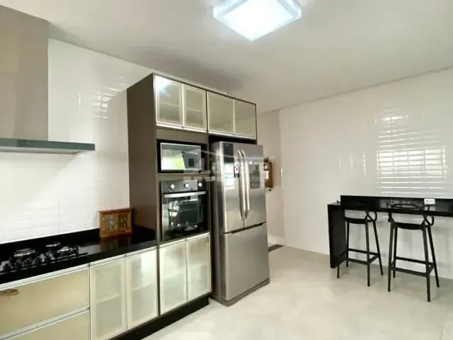 Sobrado com 260m² 3 quartos e 4 banheiros, à venda, no bairro Fazenda Rodeio em Mogi das Cruzes