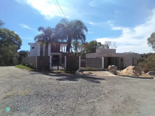 Sobrado com 1015m² 4 quartos e 7 banheiros, à venda, no bairro Puris em Ibiúna