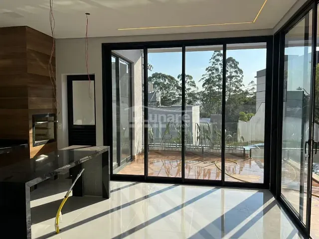 Sobrado com 262m² 3 quartos e 4 banheiros, à venda, no bairro Cézar de Souza em Mogi das Cruzes
