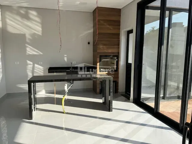Sobrado com 262m² 3 quartos e 4 banheiros, à venda, no bairro Cézar de Souza em Mogi das Cruzes