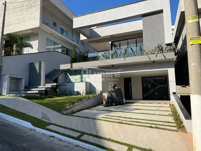 Sobrado com 262m² 3 quartos e 4 banheiros, à venda, no bairro Cézar de Souza em Mogi das Cruzes