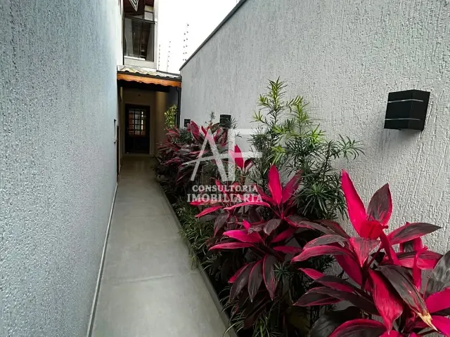 Sobrado com 125m² 2 quartos e 3 banheiros, à venda, no bairro Parque Urupês em Taubaté