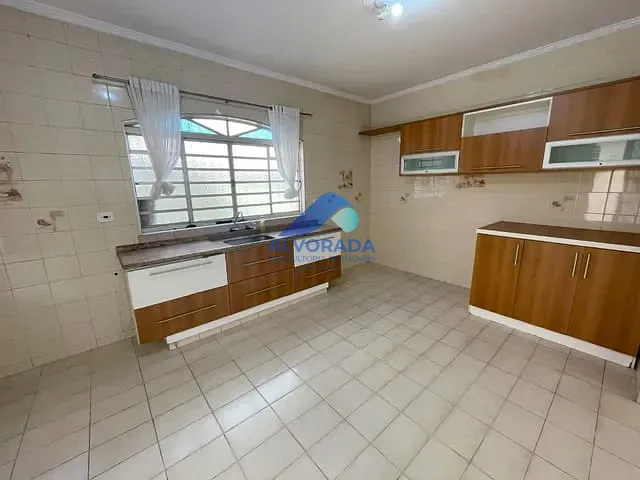 Sobrado com 250m² 4 quartos e 1 banheiro, à venda ou para alugar, no bairro Jardim das Indústrias em São José dos Campos