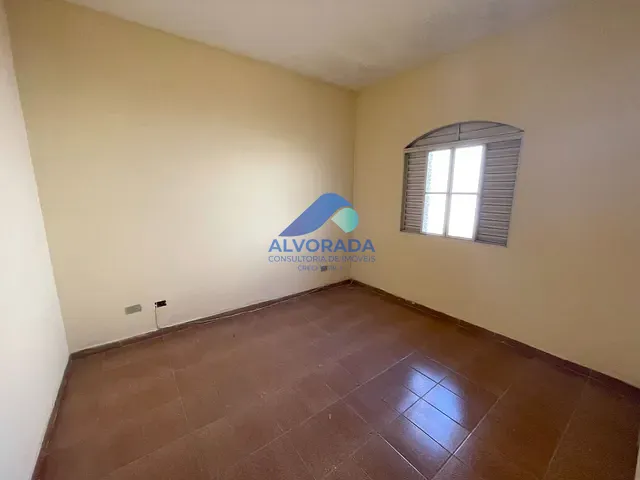 Sobrado com 250m² 4 quartos e 1 banheiro, à venda ou para alugar, no bairro Jardim das Indústrias em São José dos Campos