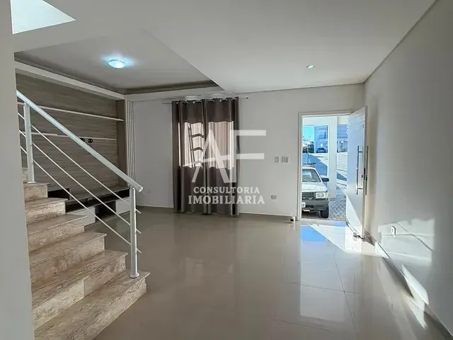 Sobrado 3 quartos e 3 banheiros, à venda ou para alugar, no bairro Vila Areao em Taubaté