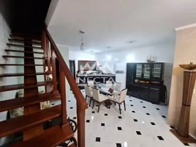 Sobrado com 182m² 2 quartos e 4 banheiros, à venda, no bairro Sumaré em Caraguatatuba